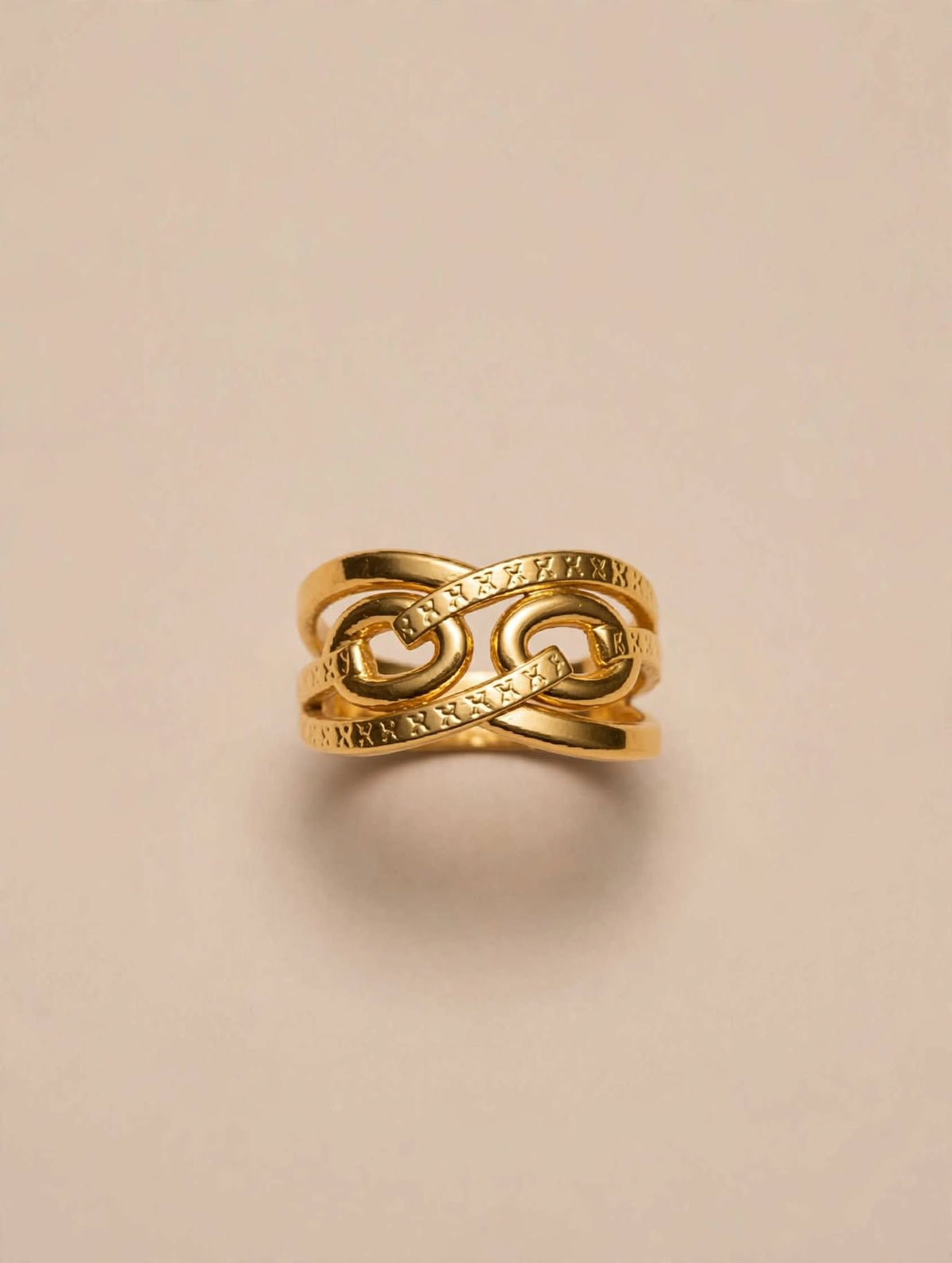 Interlock Chain-Link Gold Ring