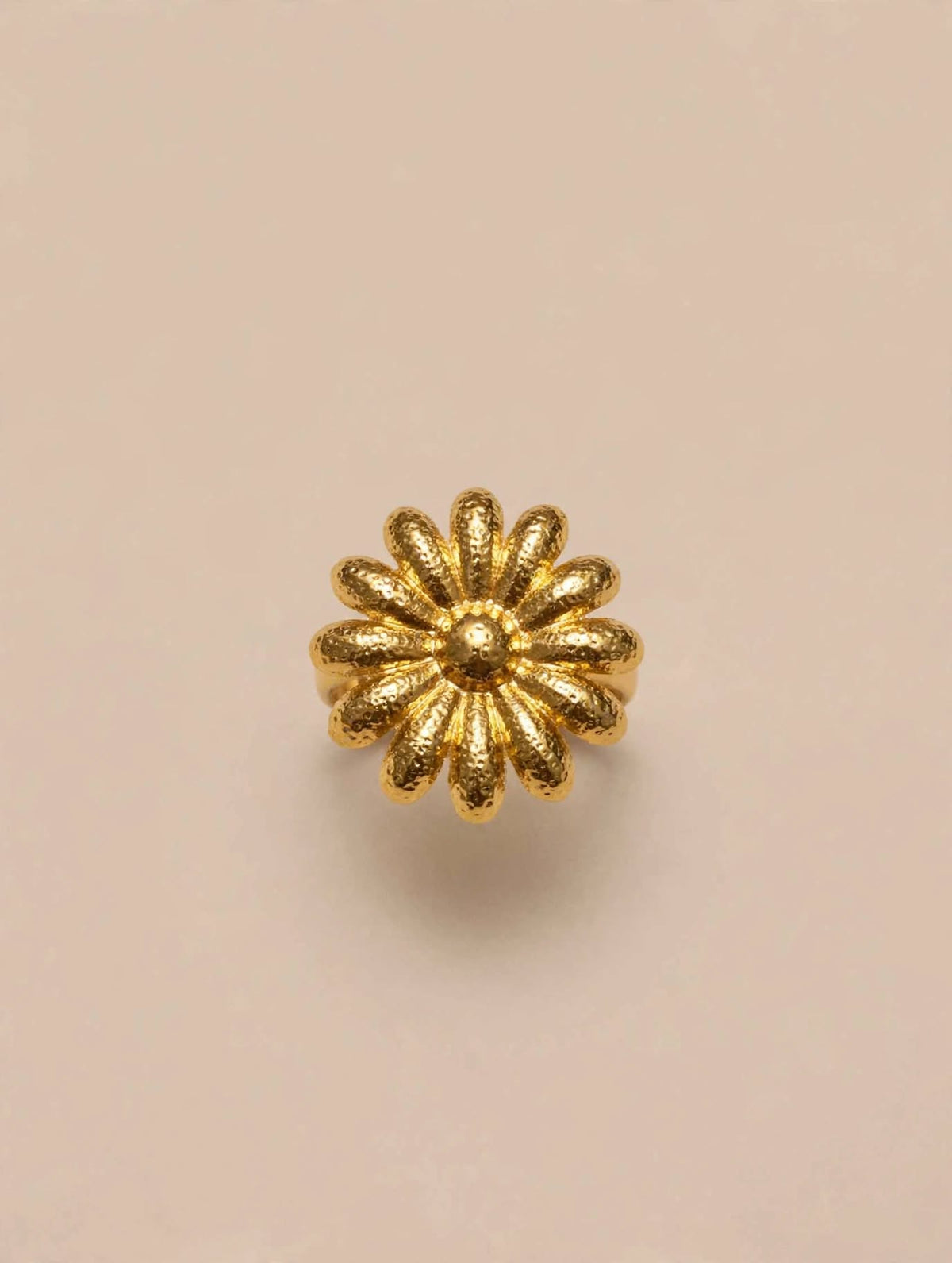 Daisy Bloom Gold Ring